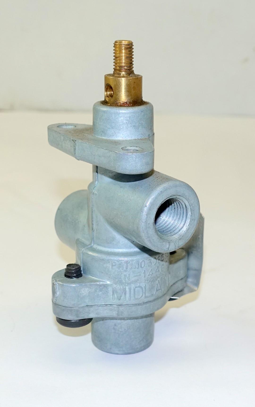 Push Pull Air System Control Valve for M747 60 Ton Lowbed Heavy